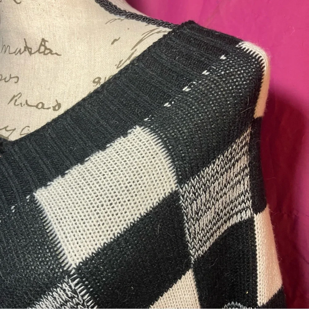 Black and White Checkered Women's Sweater Poncho